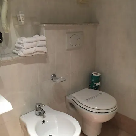 酒店 Internazionale 菲纳莱利古雷