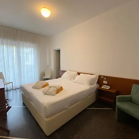 מלון Internazionale 3*